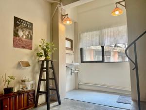 Baan KhaoSoi - Private room in a rooftop hostel 2nd floor