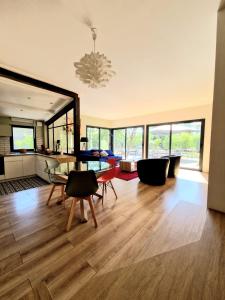 Villas Villa grand jardin, 10mn du centre ville : photos des chambres