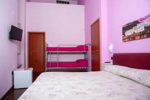 Palazzo Carafa della Spina room and apartment