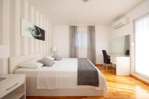 VILLA MILLA with private pool, jacuzzi, sauna, gym, max. 8 person