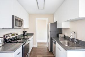 Foster City 2BR w Gym Pool WD nr highways SFO-585