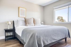 Foster City 2BR w Gym Pool WD nr highways SFO-585