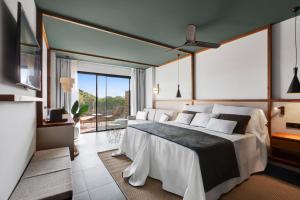 Junior Suite with Sea View room in Aubamar Suites & Spa