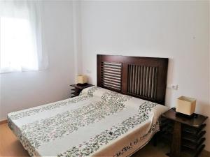 Apartamento Espacioso en Zona Tranquila con Piscina Salada Abierta Todo el Año y WiFi Gratuito - ES-258-107