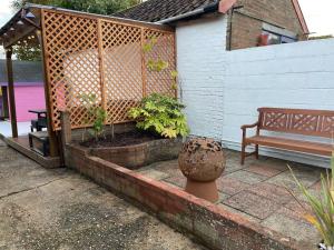 Vine Cottage- Stunning newly renovated cottage