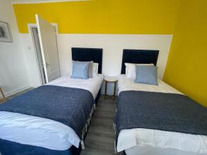 Beautiful 2-Bedroom Apartment in Greenock