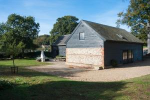 Marshlands House, Sleeps 16 - Country barn with hot tub