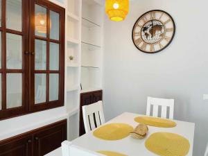 Bonita casa céntrica con piscina & parking