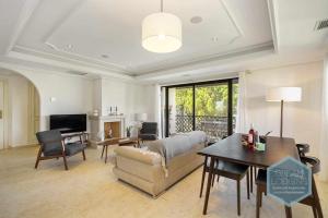 Rooftop 27 Dream Lodging