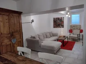 LE SOUSTET - Шатонеф-дю-Пап