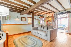 The Hurst Coach House