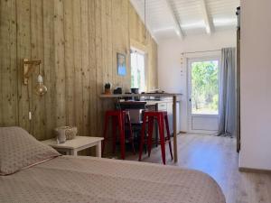 Chaleureux studio entre campagne et océan