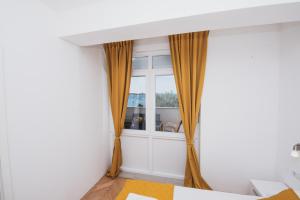 Apartments by the sea Semy