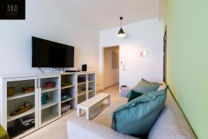 Stylish, comfortable 2BR with WIFI & PRVT Balcony by 360 Estates