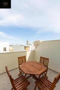 Stylish, comfortable 2BR with WIFI & PRVT Balcony by 360 Estates