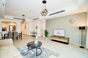 Luxury Escapes - Contemporary 2BR Gem in Madinat Jumeirah - RAHAAL