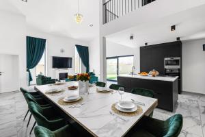 Villa Cesarica by Villa Plus 