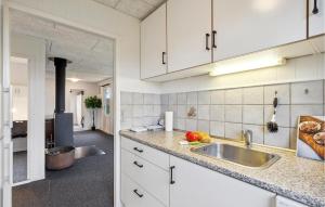 4 Bedroom Cozy Home In Vinderup