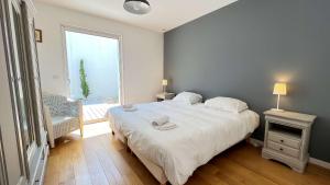 Villas Dans le centre du village de Ste Marie, au calme, superbe villa avec piscine : photos des chambres