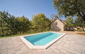 Nice Home In Licka Jesenica With Sauna - Lička Jesenica