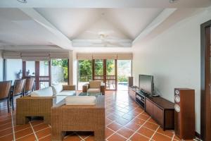 Pool villa at Nakatani Village by Lofty