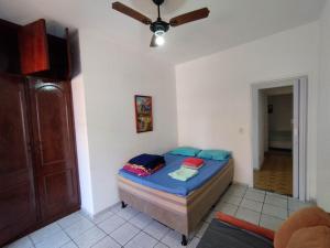 Seu Apto na Praia da Costa 9 Simples e Barato Mobiliado Ar Cond Fogão TV Geladeira Local Excelente no Centro