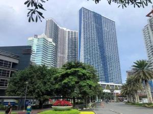 Apartment Condo in Air Residences Makati wifi Netflix Disney, pool & mall
