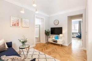 Plac Zamkowy - Apartment with City View by Noclegi Renters