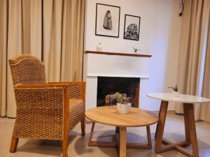 Casa Roque Funes, ubicado en Cerro de las Rosas Córdoba, Ofrece, Asador, Pileta, Cercanias, Estadio Kempes, aeropuerto Ambrosio Taravella, Orfeo Superdomo, Sanatorio Allende, Casa con 2 departamentos individuales y áreas comunes