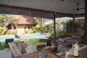 Villa Joglo Oberoi Seminyak Beautiful 4BR Villa Prime Location