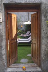 Villa Joglo Oberoi Seminyak Beautiful 4BR Villa Prime Location