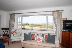 Druidsmoor - Sea Views-sleeps 8-Ravenspoint road