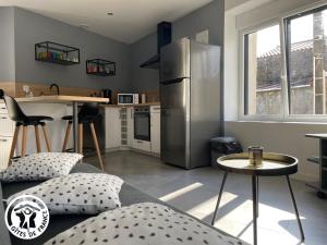 Gîte 6 personnes au calme avec terrasse et équipements modernes à La Verrie - FR-1-426-535