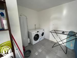 Gîte 6 personnes au calme avec terrasse et équipements modernes à La Verrie - FR-1-426-535