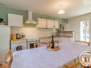 Charmante Maison de Campagne près des Vignes avec WiFi, BBQ et Proche dAngers et Saumur - FR-1-622-68