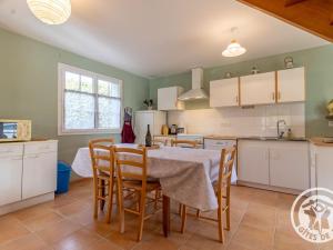 Charmante Maison de Campagne près des Vignes avec WiFi, BBQ et Proche dAngers et Saumur - FR-1-622-68