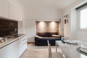 Loves corner - by MyHomeInComo