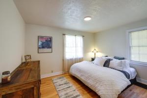 Charming Hamilton Hideaway Half-Mi to Main St!