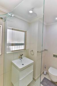 Les Dauphine 3 - Premier Beach Front Apartment