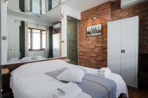 Designer 1BD Cinématique on Solunska by Flat Mаnager