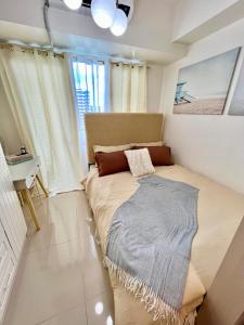 Sea Residences: Eyal’s Suite Condotel near MOAMall of Asia