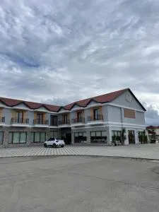 House of Horses Shtepia e Kuajve - 卡斯托里亚