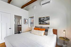 Walk to the waterfront! The South Sound Suite