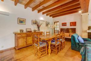 Villa Can Segui by Villa Plus