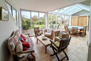 Rare pearl with garden facing the sea