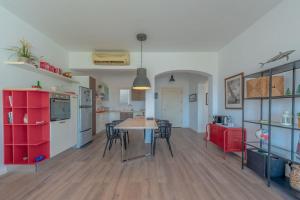 unique flat_ garden and lagoon