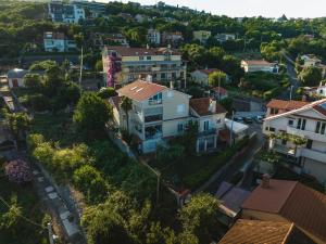 New cosy apartments with private parking 