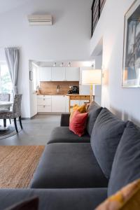 New cosy apartments with private parking
