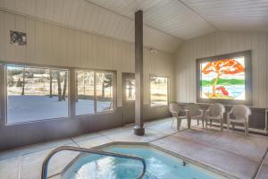 Walkable Brian Head Condo Steps to Ski Resort!