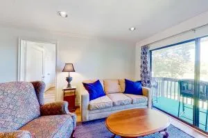 Tranquility on the Lake - Magnolia